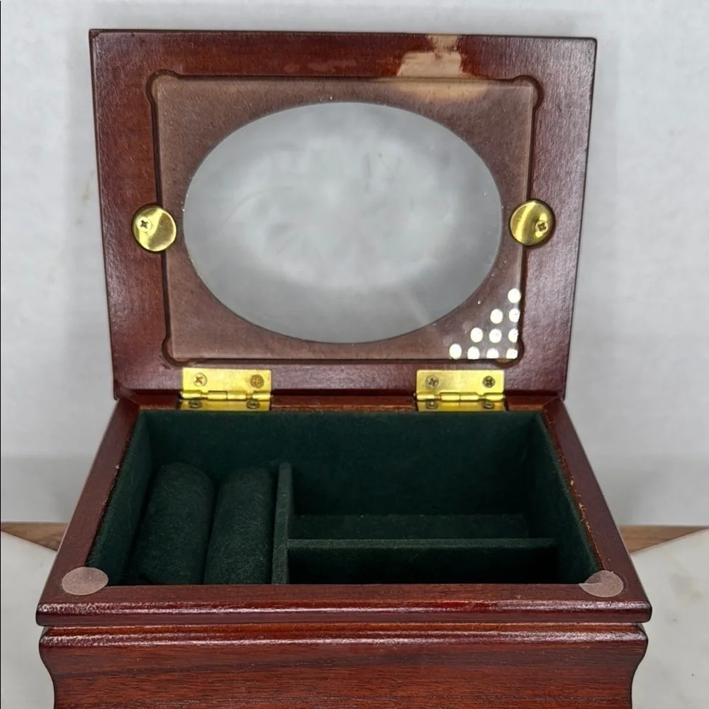 Vintage Estate Small Wooden Jewelry Box With Etched Flower Design On Oval Glass